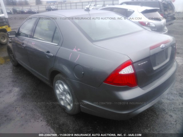 3FAHP0HAXBR262404 - 2011 FORD FUSION SE GRAY photo 3