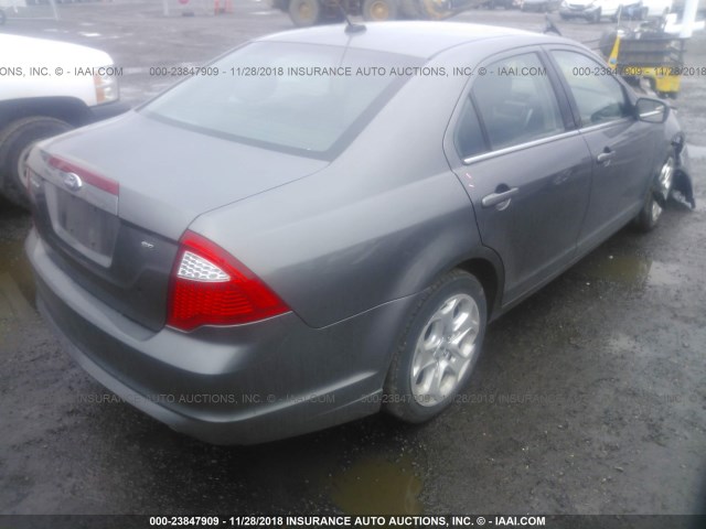 3FAHP0HAXBR262404 - 2011 FORD FUSION SE GRAY photo 4