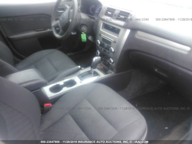 3FAHP0HAXBR262404 - 2011 FORD FUSION SE GRAY photo 5