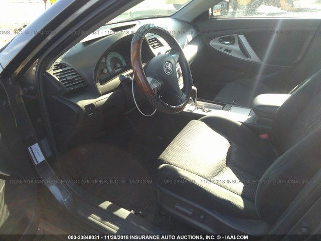 4T1BE46KX7U102091 - 2007 TOYOTA CAMRY NEW GENERAT CE/LE/XLE/SE GRAY photo 5