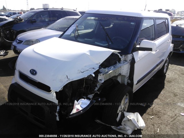 KNDJT2A29B7310505 - 2011 KIA SOUL +/!/SPORT WHITE photo 2