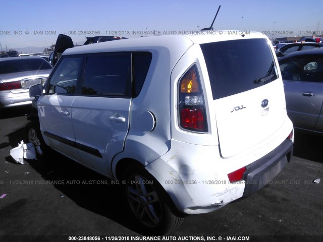 KNDJT2A29B7310505 - 2011 KIA SOUL +/!/SPORT WHITE photo 3