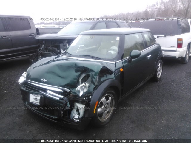 WMWMF33549TU72784 - 2009 MINI COOPER GREEN photo 2