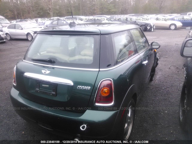 WMWMF33549TU72784 - 2009 MINI COOPER GREEN photo 4