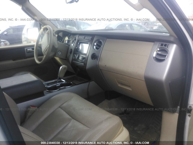 1FMJU1J56BEF06149 - 2011 FORD EXPEDITION XLT/KING RANCH WHITE photo 5