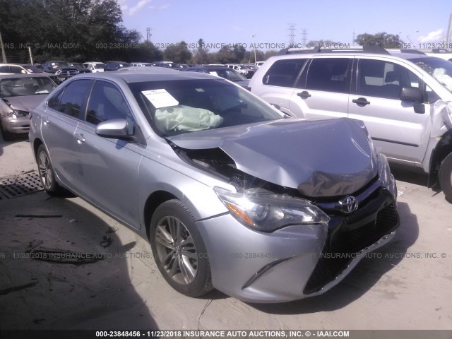 4T1BF1FK2GU216971 - 2016 TOYOTA CAMRY LE/XLE/SE/XSE SILVER photo 1