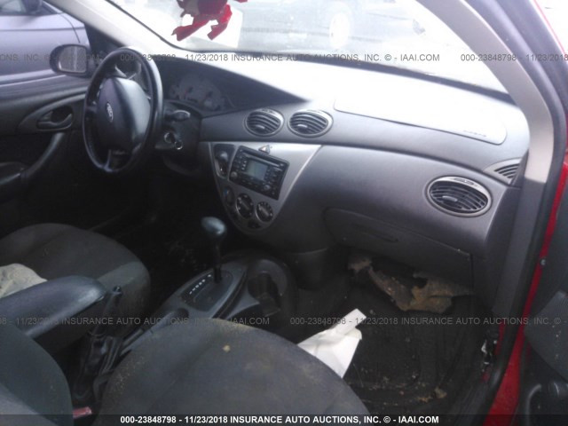 3FAFP31Z13R186789 - 2003 FORD FOCUS ZX3 RED photo 5