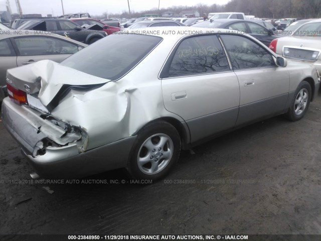 JT8BF22G9V0046932 - 1997 LEXUS ES 300 SILVER photo 4