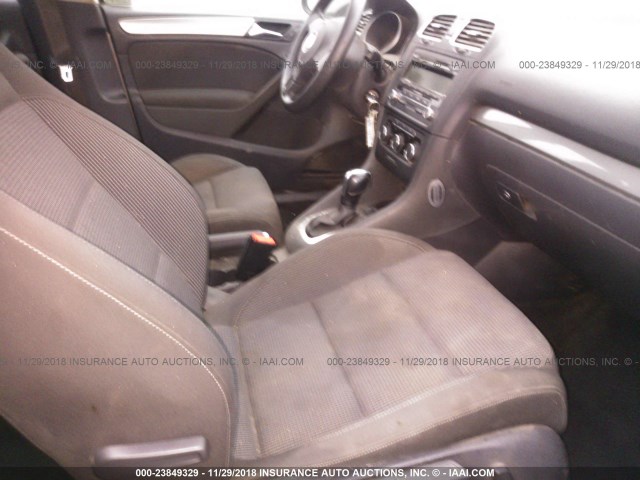 WVWDB7AJ5DW139300 - 2013 VOLKSWAGEN GOLF 灰色 照片 5