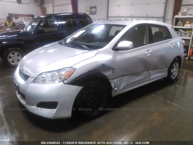 2T1KU40E79C090153 - 2009 TOYOTA COROLLA MATRIX  SILVER photo 2