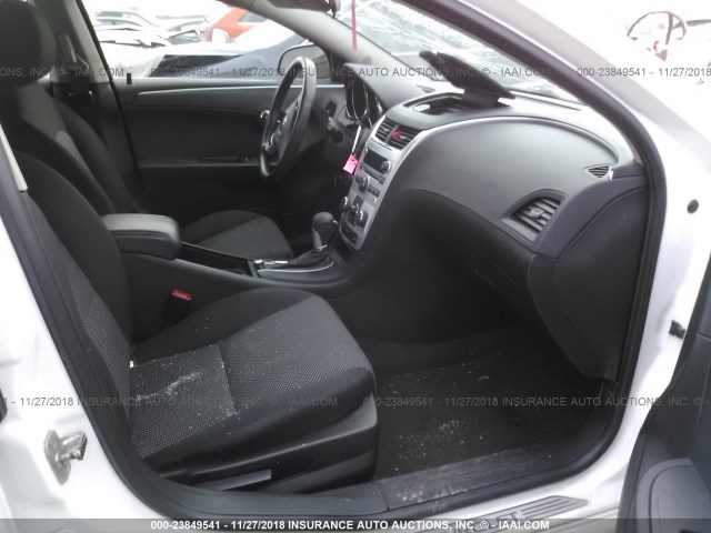 1G1ZC5EU9CF341253 - 2012 CHEVROLET MALIBU 1LT WHITE photo 5