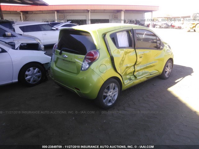 KL8CD6S91DC500620 - 2013 CHEVROLET SPARK 1LT GREEN photo 4