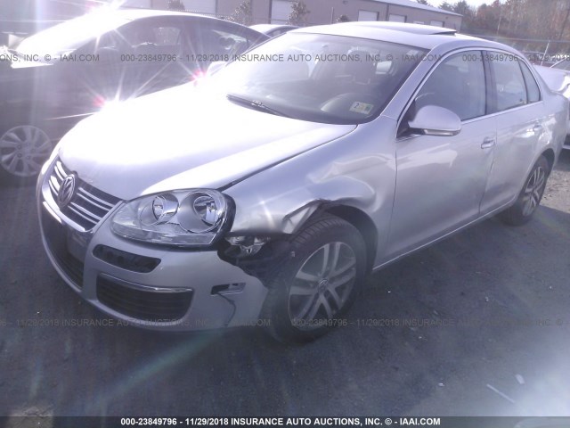 3VWRZ71KX9M165230 - 2009 VOLKSWAGEN JETTA SE/SEL SILVER photo 2