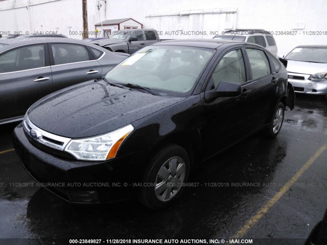 1FAHP34N18W113881 - 2008 FORD FOCUS S/SE BLACK photo 2