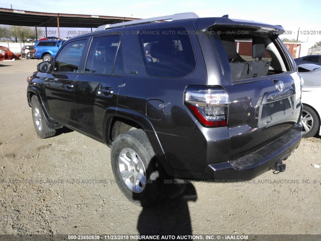 JTEBU5JR5J5523005 - 2018 TOYOTA 4RUNNER SR5 PREM/LTDL/TRAIL/TRD GRAY photo 3