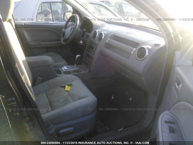 1FMZK01155GA43770 - 2005 FORD FREESTYLE SE BLACK photo 3