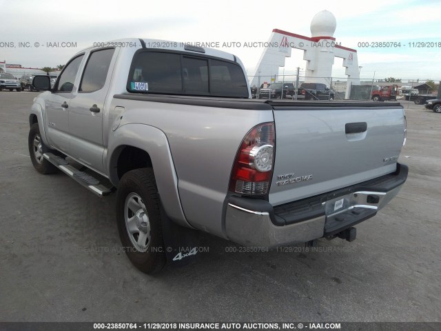 5TFLU4EN7DX057645 - 2013 TOYOTA TACOMA DOUBLE CAB SILVER photo 3