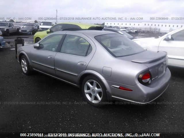 JN1CA31A0YT031054 - 2000 NISSAN MAXIMA GLE/GXE/SE GRAY photo 3