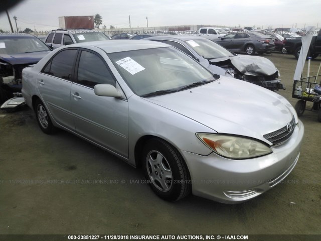 4T1BF32K72U031339 - 2002 TOYOTA CAMRY LE/XLE/SE SILVER photo 1