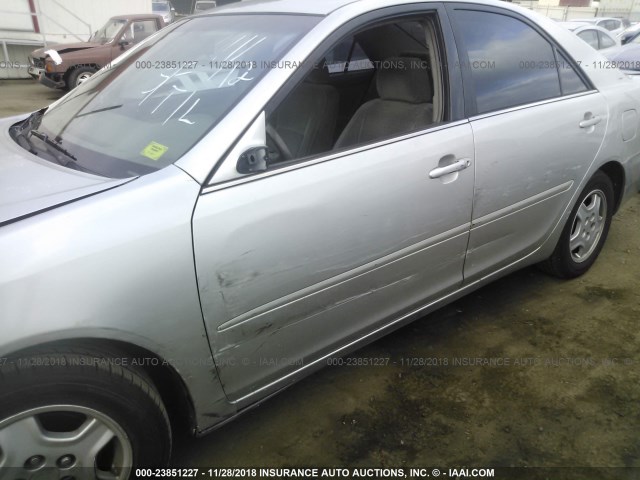 4T1BF32K72U031339 - 2002 TOYOTA CAMRY LE/XLE/SE SILVER photo 6