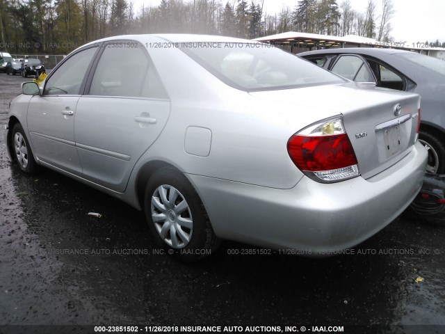 4T1BE32K75U603257 - 2005 TOYOTA CAMRY LE/XLE/SE SILVER photo 3