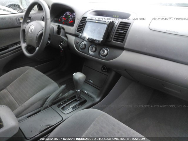 4T1BE32K75U603257 - 2005 TOYOTA CAMRY LE/XLE/SE SILVER photo 5