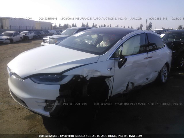 5YJXCAE22HF078914 - 2017 TESLA MODEL X WHITE photo 2