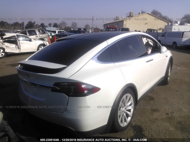 5YJXCAE22HF078914 - 2017 TESLA MODEL X WHITE photo 4