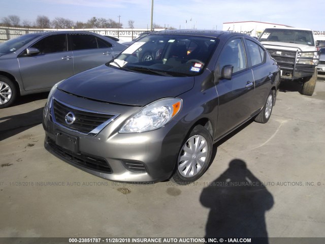 3N1CN7AP9CL891838 - 2012 NISSAN VERSA S/SV/SL GRAY photo 2