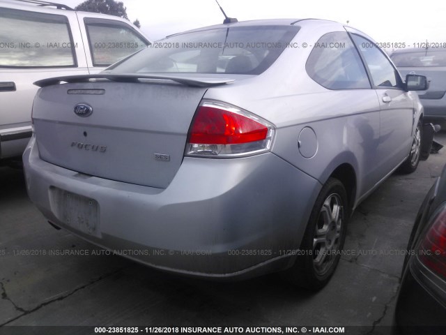 1FAHP33N88W150346 - 2008 FORD FOCUS SE/SEL/SES SILVER photo 4