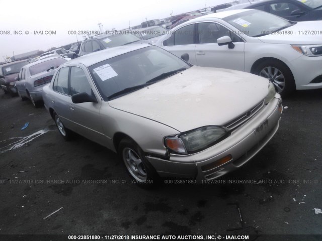 JT2BG12K5T0389336 - 1996 TOYOTA CAMRY DX/LE/XLE SILVER photo 1