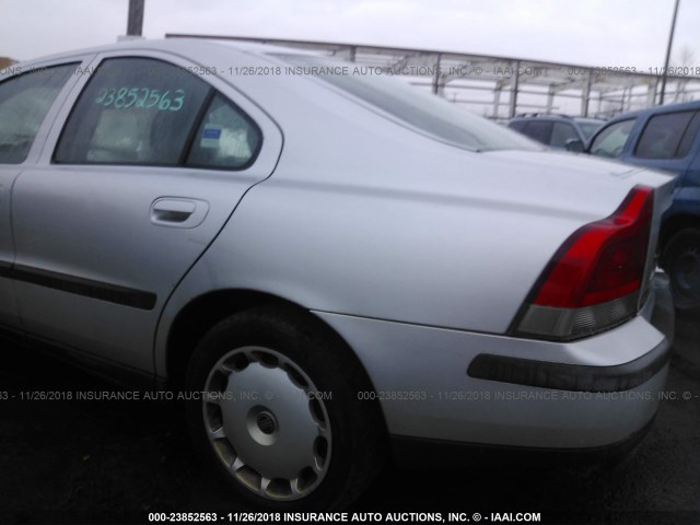 YV1RS53D332237436 - 2003 VOLVO S60 T5 SILVER photo 6