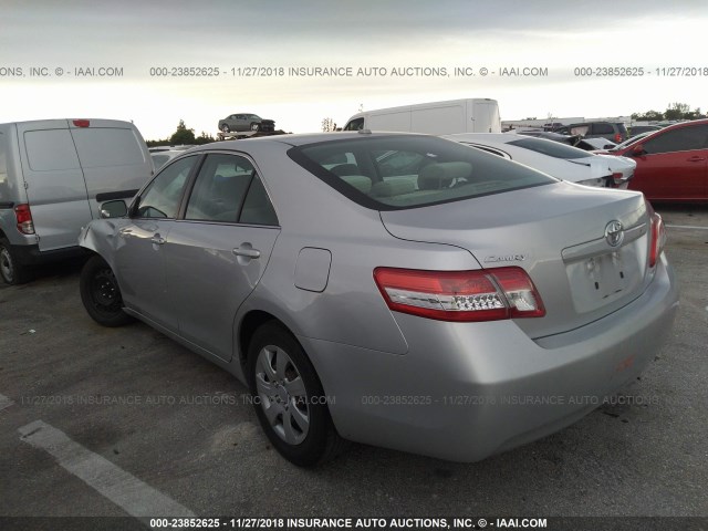 4T1BF3EK3AU533775 - 2010 TOYOTA CAMRY SE/LE/XLE 银色 照片 3