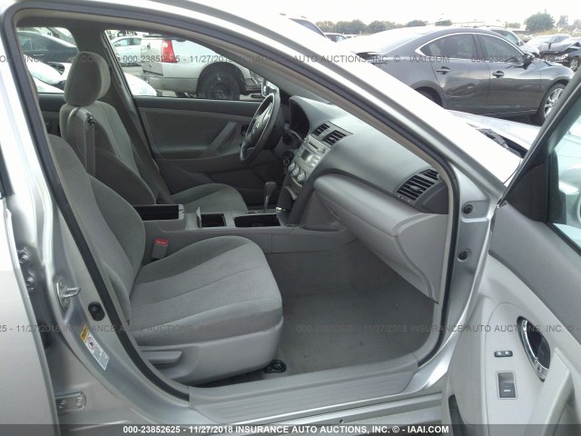 4T1BF3EK3AU533775 - 2010 TOYOTA CAMRY SE/LE/XLE 银色 照片 5