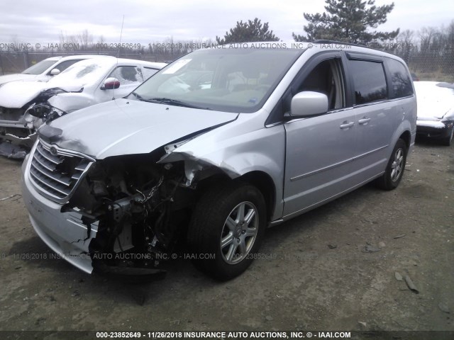 2A4RR5D14AR212561 - 2010 CHRYSLER TOWN & COUNTRY TOURING SILVER photo 2
