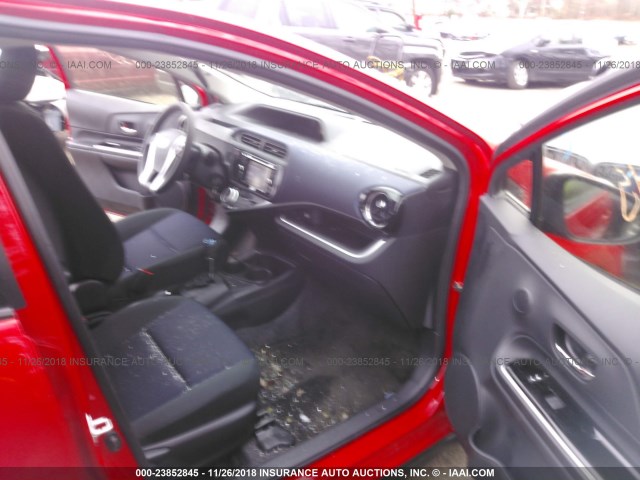 JTDKDTB36H1590975 - 2017 TOYOTA PRIUS C RED photo 5