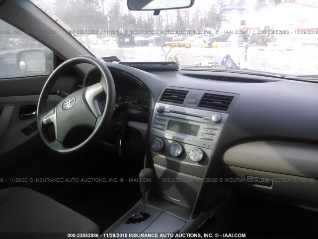 4T1BF3EK9BU664341 - 2011 TOYOTA CAMRY SE/LE/XLE 绿色 照片 5