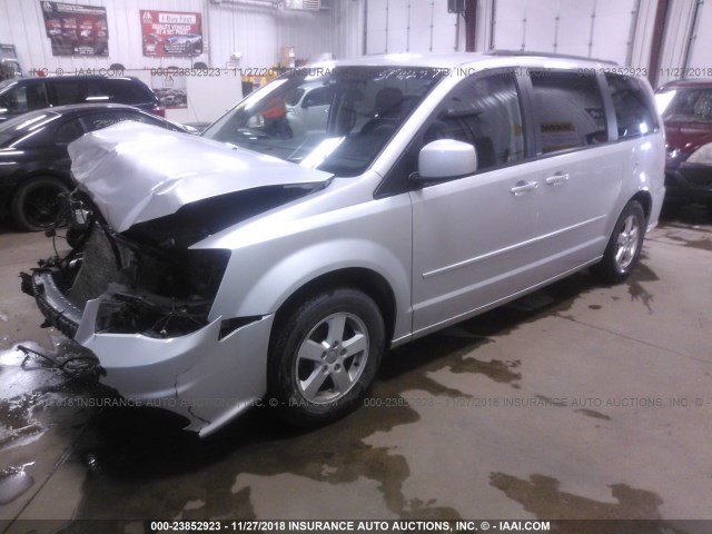 2C4RDGCG3CR279970 - 2012 DODGE GRAND CARAVAN SXT SILVER photo 2