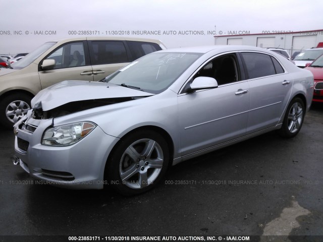 1G1ZC5E00CF254418 - 2012 CHEVROLET MALIBU 1LT SILVER photo 2