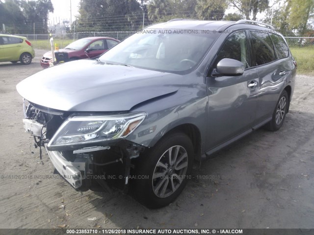 5N1AR2MN0FC657086 - 2015 NISSAN PATHFINDER S/SV/SL/PLATINUM GRAY photo 2