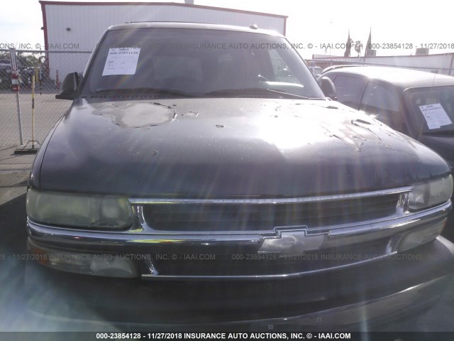 1GNEC16Z45J133751 - 2005 CHEVROLET SUBURBAN C1500 GRAY photo 6