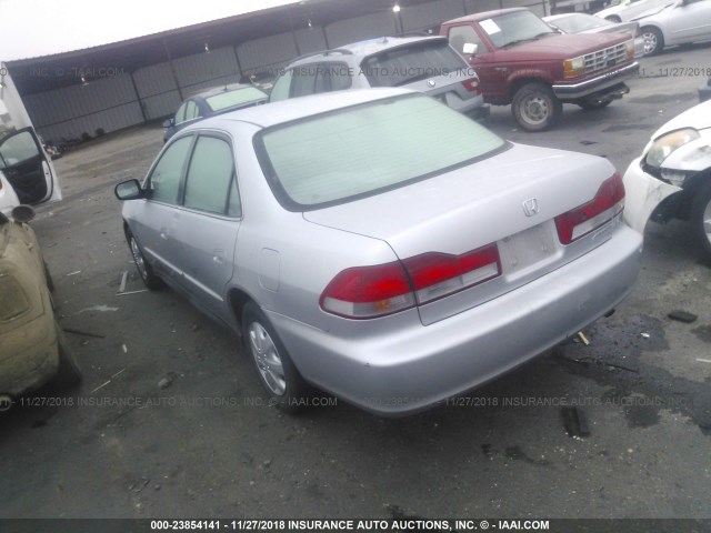 1HGCF86672A111648 - 2002 HONDA ACCORD VALUE SILVER photo 3