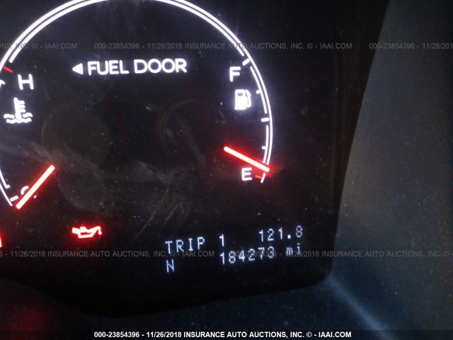 5LMFU28545LJ19825 - 2005 LINCOLN NAVIGATOR Қара фото 7