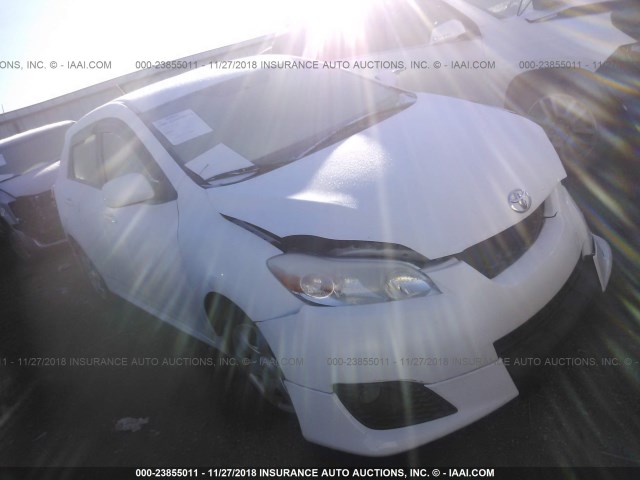 2T1KU4EEXAC529780 - 2010 TOYOTA COROLLA MATRIX  WHITE photo 1