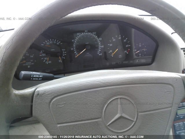 WDBGA33G3XA405231 - 1999 MERCEDES-BENZ S 320 WHITE photo 7