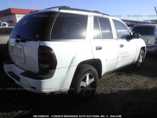 1GNDT13S362231586 - 2006 CHEVROLET TRAILBLAZER LS/LT WHITE photo 4