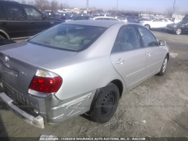 4T1BE32K05U575382 - 2005 TOYOTA CAMRY LE/XLE/SE SILVER photo 4