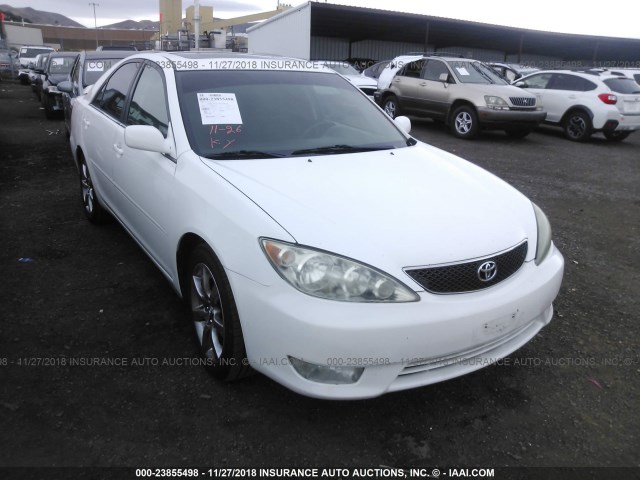 4T1BE32K35U537242 - 2005 TOYOTA CAMRY LE/XLE/SE WHITE photo 1