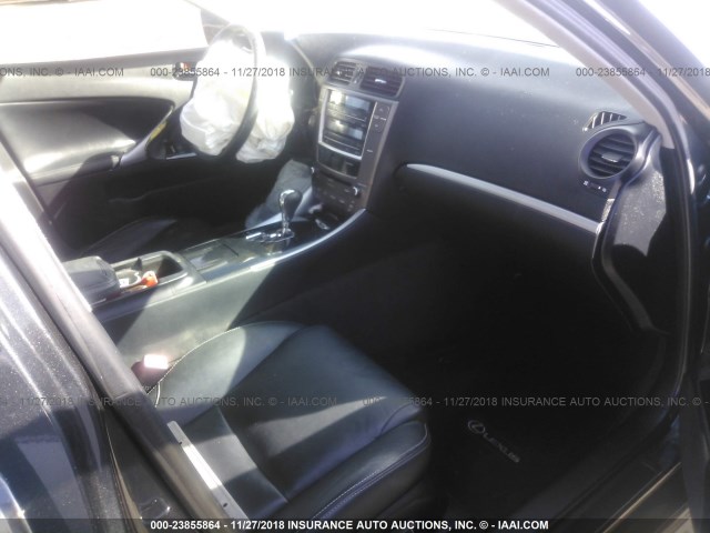 JTHBF5C21B5142752 - 2011 LEXUS IS 250 GRAY photo 5