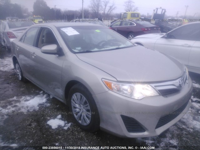 4T4BF1FKXER428956 - 2014 TOYOTA CAMRY L/SE/LE/XLE GOLD photo 1